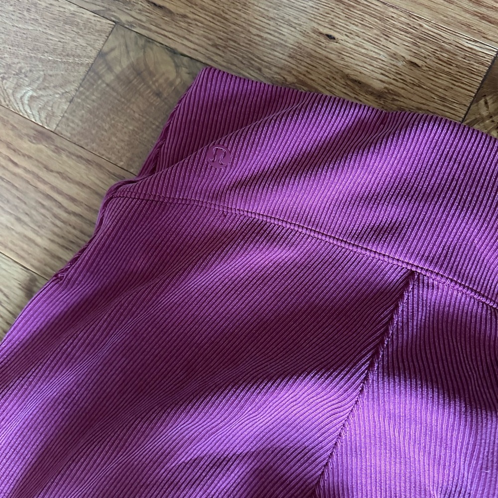 Lululemon Brushed Softstreme Ribbed Zip Flared Pant 32.5" - Picture 4 of 6